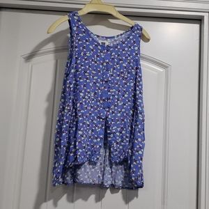 Blue tank top w/ lights or flowers